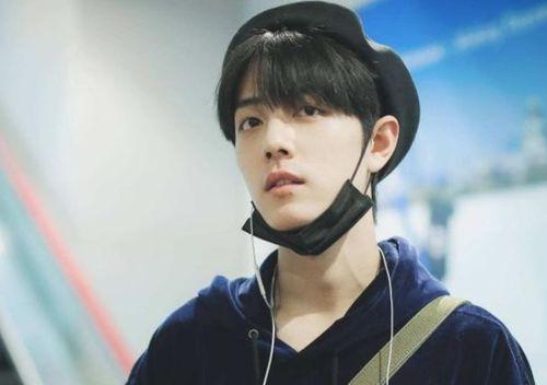 吃瓜娱乐黄明昊微博,真相还是炒作,娱乐圈的“塌房”疑云” 第2张 吃瓜娱乐黄明昊微博,真相还是炒作,娱乐圈的“塌房”疑云” 第2张