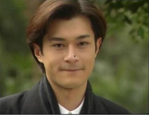 吃瓜进娱乐圈然后火了,意外走红娱乐圈的爆笑传奇 第2张 吃瓜进娱乐圈然后火了,意外走红娱乐圈的爆笑传奇 第2张