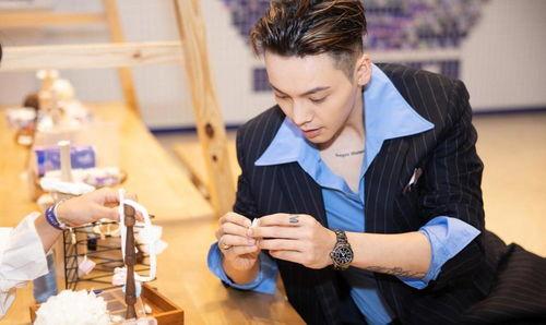 二哥吃瓜娱乐圈,娱乐圈幕后风云大揭秘  第1张