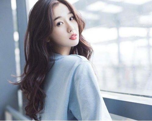 娱乐吃瓜博主讲虞书欣,从“作精”到话题女王，娱乐圈的“小作精”之路  第1张