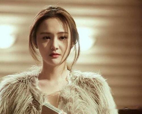 娱乐圈吃瓜妹小姐姐,揭秘吃瓜妹小姐姐的瓜界传奇  第2张