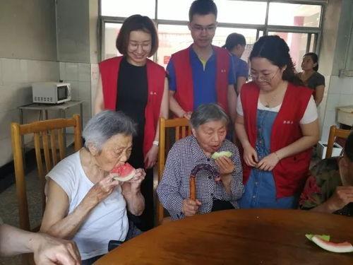 吃瓜娱乐圈爷爷奶奶,揭秘明星家族背后的故事  第2张