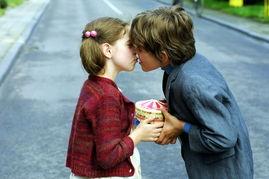 娱乐吃瓜君两小无猜,重温纯真美好时光  第3张