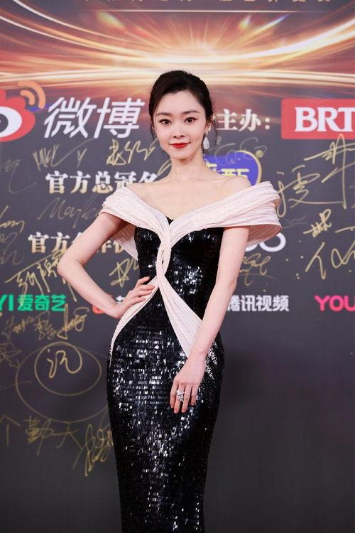 娱乐吃瓜君王一博宋轶,娱乐圈的甜蜜互动与幕后故事  第1张