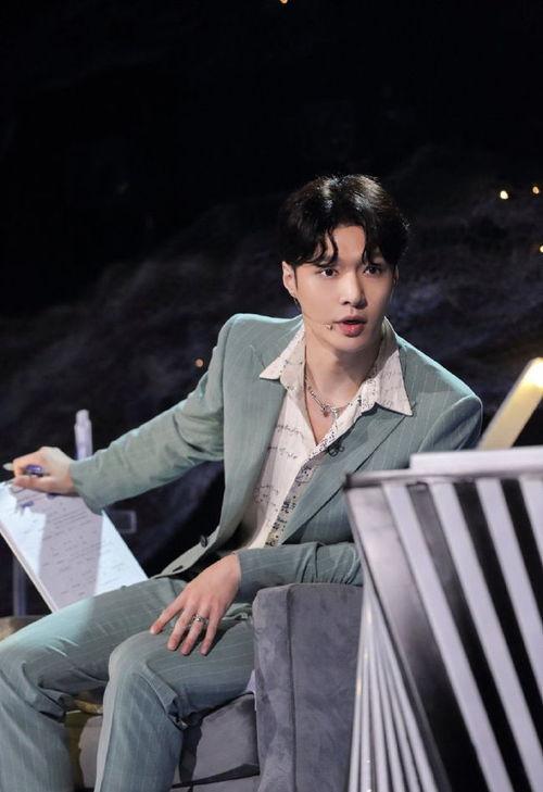 娱乐圈吃瓜张艺兴,多面艺人，争议与成长  第3张