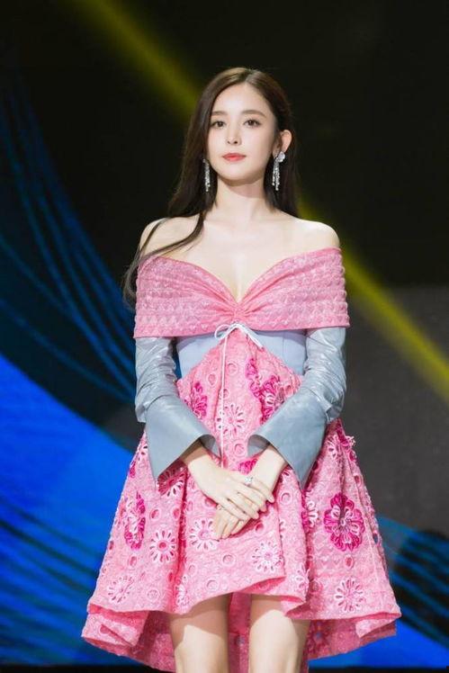 娱乐吃瓜姐古力娜扎,从清纯女神到话题女王，她的娱乐之路  第3张