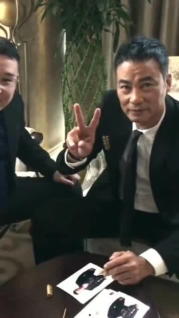 吃瓜娱乐圈华哥,瓜田里的明星风云录  第1张