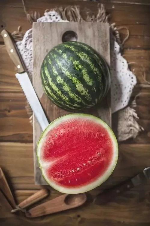 娱乐吃瓜封面如何做,如何打造引人注目的热点文章副标题 第2张 娱乐吃瓜封面如何做,如何打造引人注目的热点文章副标题 第2张