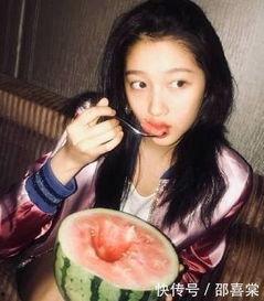 娱乐圈吃瓜的图片大全,揭秘明星幕后生活瞬间  第2张