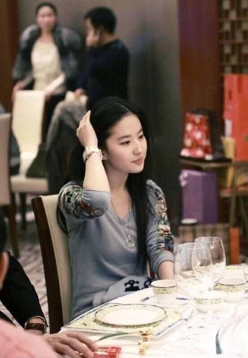 娱乐吃瓜社明星零距离,明星零距离，揭秘娱乐圈幕后故事  第1张