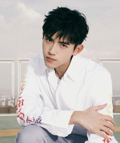 陈飞宇吃瓜娱乐圈图片,揭秘明星幕后生活 第2张 陈飞宇吃瓜娱乐圈图片,揭秘明星幕后生活 第2张