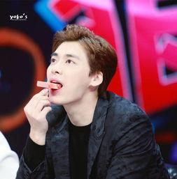 娱乐圈吃瓜小蜜蜂,揭秘明星幕后故事,带你吃遍瓜界盛宴 第3张 娱乐圈吃瓜小蜜蜂,揭秘明星幕后故事,带你吃遍瓜界盛宴 第3张