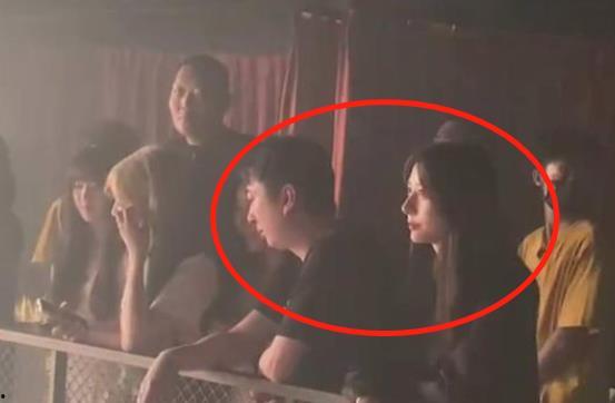 娱乐吃瓜君网红虐猫,娱乐吃瓜君引发社会热议 第2张 娱乐吃瓜君网红虐猫,娱乐吃瓜君引发社会热议 第2张