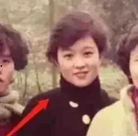 娱乐圈明星恋情吃瓜爆料,揭秘幕后真相与甜蜜瞬间 第2张 娱乐圈明星恋情吃瓜爆料,揭秘幕后真相与甜蜜瞬间 第2张