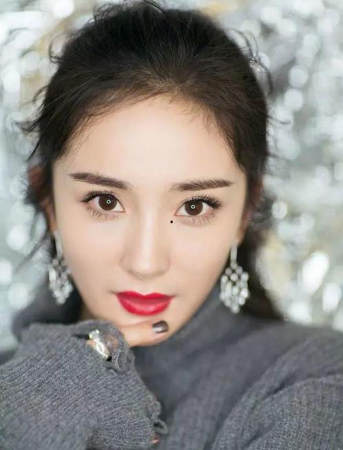 娱乐圈吃瓜明星杨幂,娱乐圈的瓜田女王,揭秘她的星途与绯闻 第3张 娱乐圈吃瓜明星杨幂,娱乐圈的瓜田女王,揭秘她的星途与绯闻 第3张