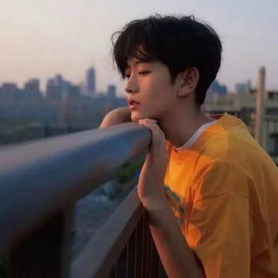 娱乐吃瓜的头像男真人,男真人生吃瓜背后的故事 第2张 娱乐吃瓜的头像男真人,男真人生吃瓜背后的故事 第2张