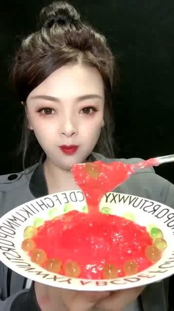 娱乐吃瓜酱小姐姐是谁,网络红人的魅力与影响力 第2张 娱乐吃瓜酱小姐姐是谁,网络红人的魅力与影响力 第2张