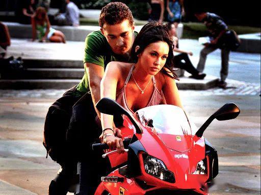 娱乐吃瓜女主换男配,一场娱乐界的华丽蜕变  第1张