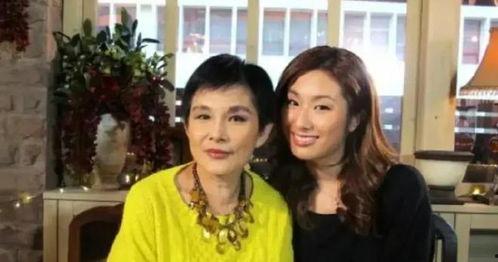 吃瓜娱乐八卦大s,娱乐圈的瓜田，她如何成为焦点人物？  第2张