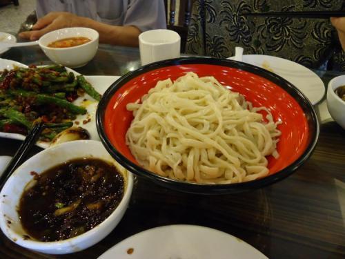 娱乐吃瓜酱吃面条视频下载,一网打尽美食与娱乐的双重享受 第1张 娱乐吃瓜酱吃面条视频下载,一网打尽美食与娱乐的双重享受 第1张