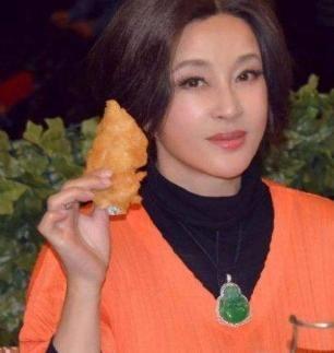 娱乐圈明星吃自己的瓜,揭秘明星间的“瓜田”风云  第3张